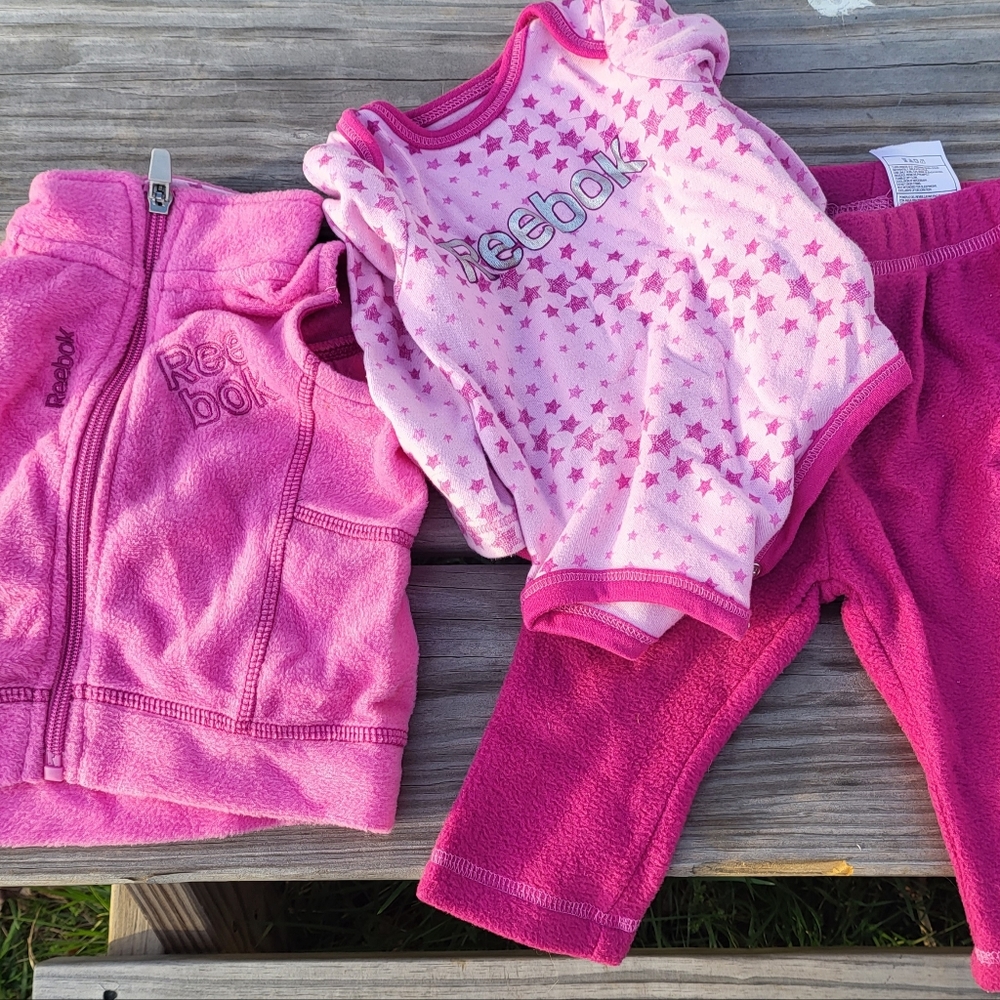 3 PC Reebok outfit - Picture 2 of 3